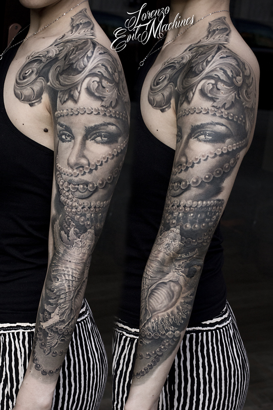 Braccio_Perle_Donna_Portrait_Ritratto_Conchiglia_Shell_black_gray_Lorenzo_Evil_Machines_realistic_tattoo_tatuaggi_realistici_Roma_sito_best_migliore