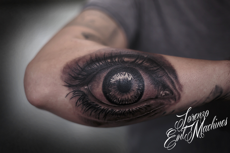 Occhio_Eye_Man_Lorenzo_Evil_Machines_3d_migliore_tattoo_Roma_tatuaggio_realistico_sito_best_migliore