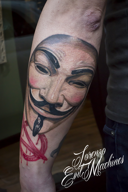 V_Revenge_realistic_vpervendetta_vendetta_bullettproof_Lorenzo_Evil_machines_Roma_sito_best_migliore