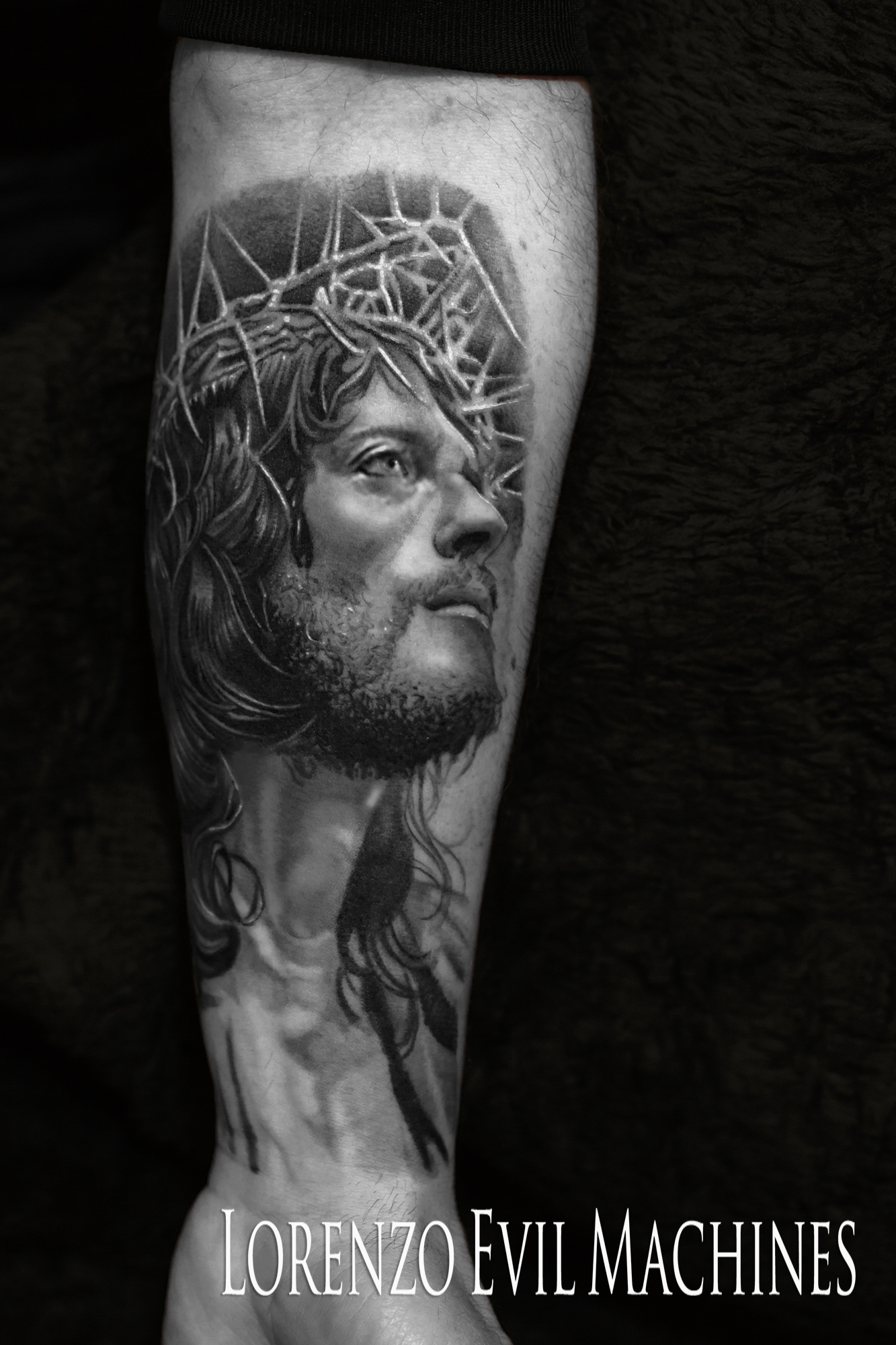 Cristo_Jesus_Christ_Crocefissione_Zeffirelli_Cross_Lorenzo_tatuatore_Evil_Machines_realistic_tattoo_tatuaggi_realistici_3d_Roma_migliore_best