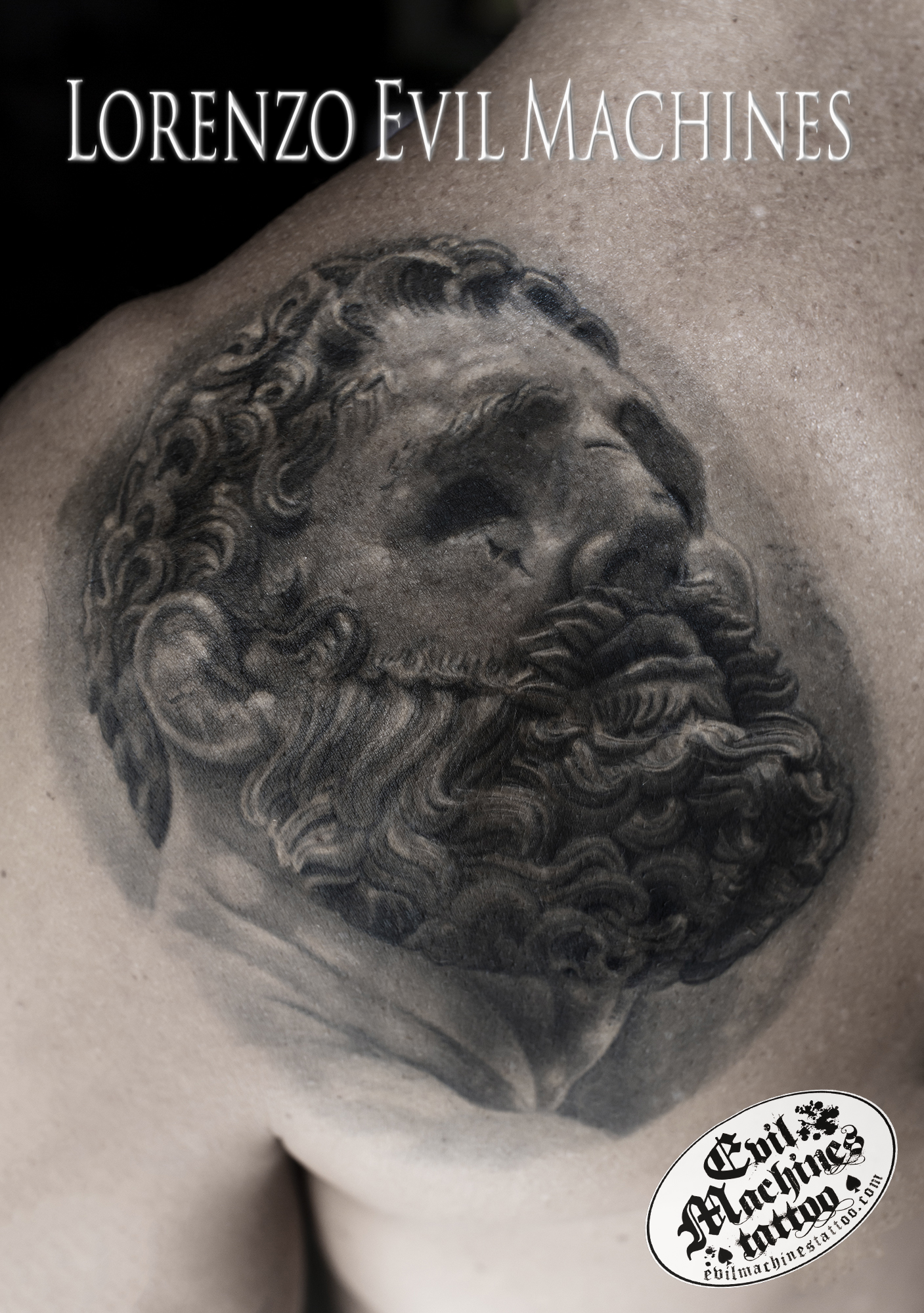 Pugilatore_bronzo_statua_Lorenzo_Evil_machines_realistic_tattoo_tatuaggi_Roma